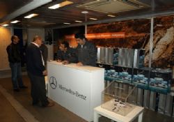Mercedes-Benz Türk 2012'nin son “Kuru-Pilav Etkinliği”ni Hereke'de gerçekleştirdi